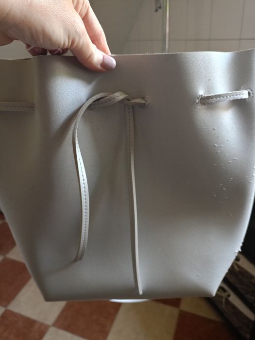 Srebrno-szara torebka typu worek(uszkodzona)