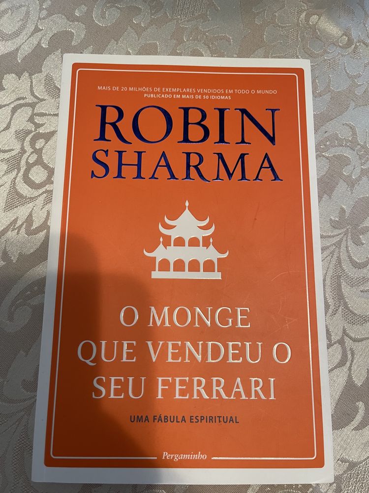 Livro O Monge que vendeu o Ferrari