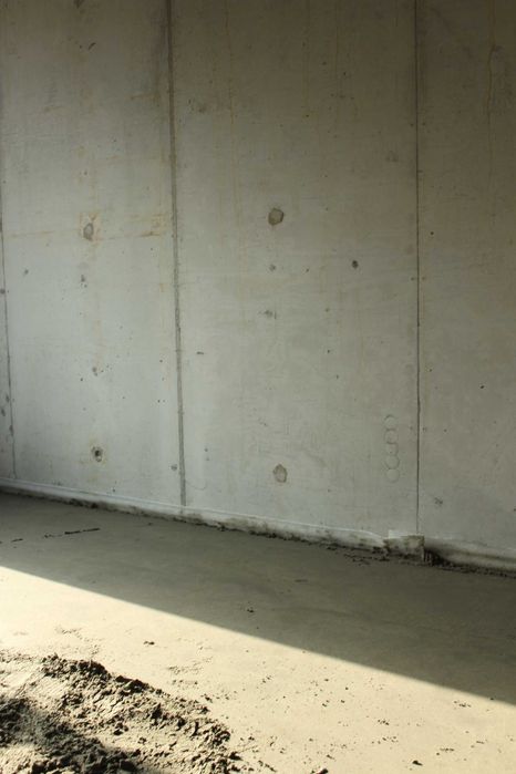 Стяжка пола полусухим методом, выравнивание пола, ровный пол