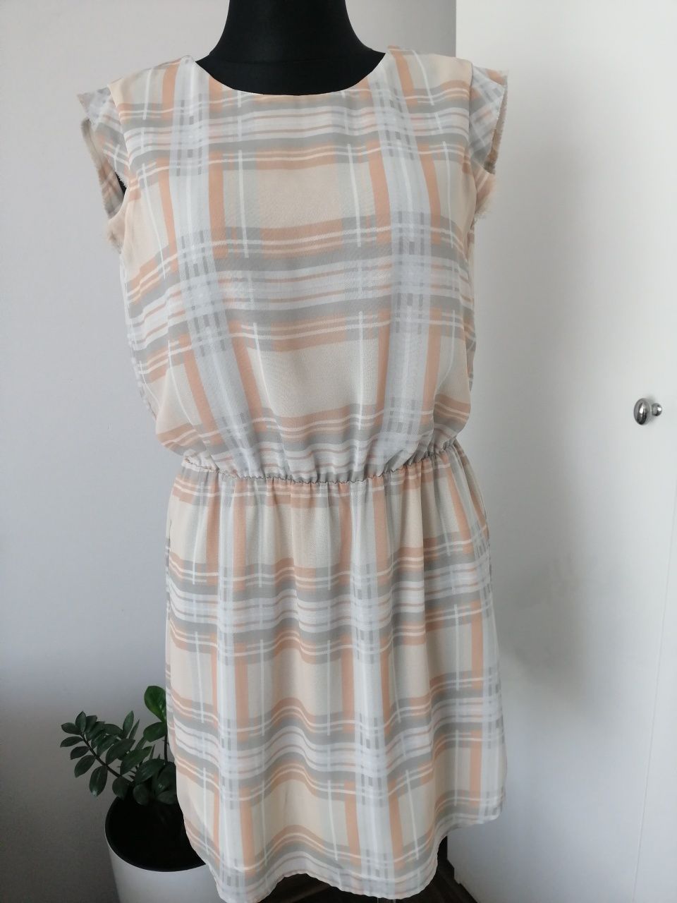 Ładna sukienka Mango rozmiar M /L