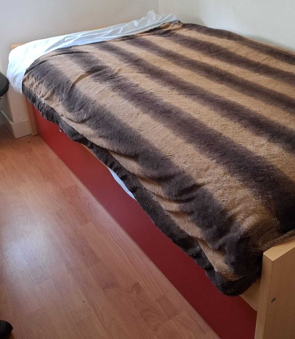 Cama box solteiro, colchões incluídos