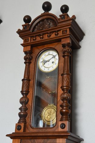 Zegar wiszący Gustav Becker rzeźbiony 3 kule
