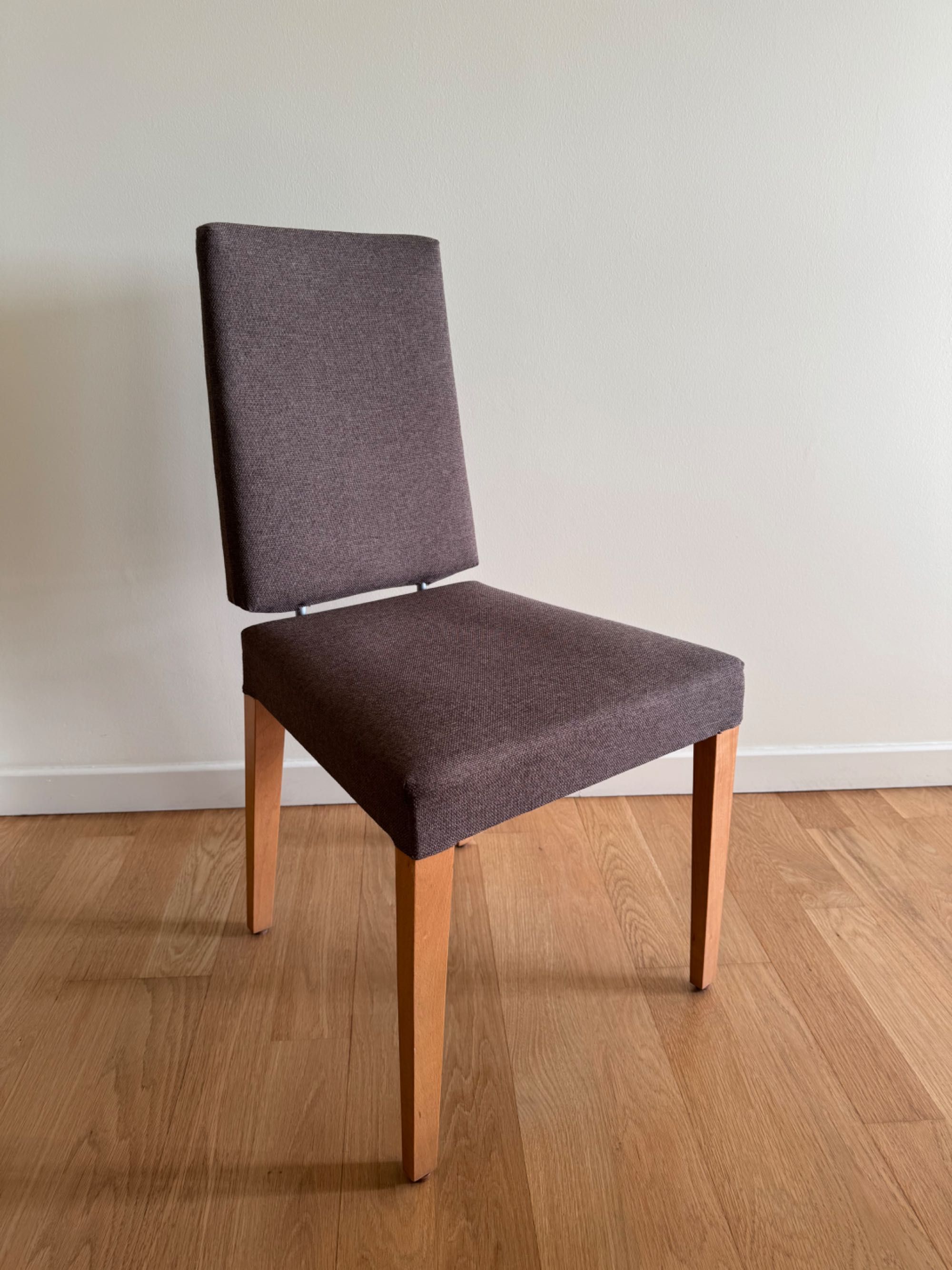 Conjunto de 4 cadeiras de sala de jantar estofadas – Excelente estado