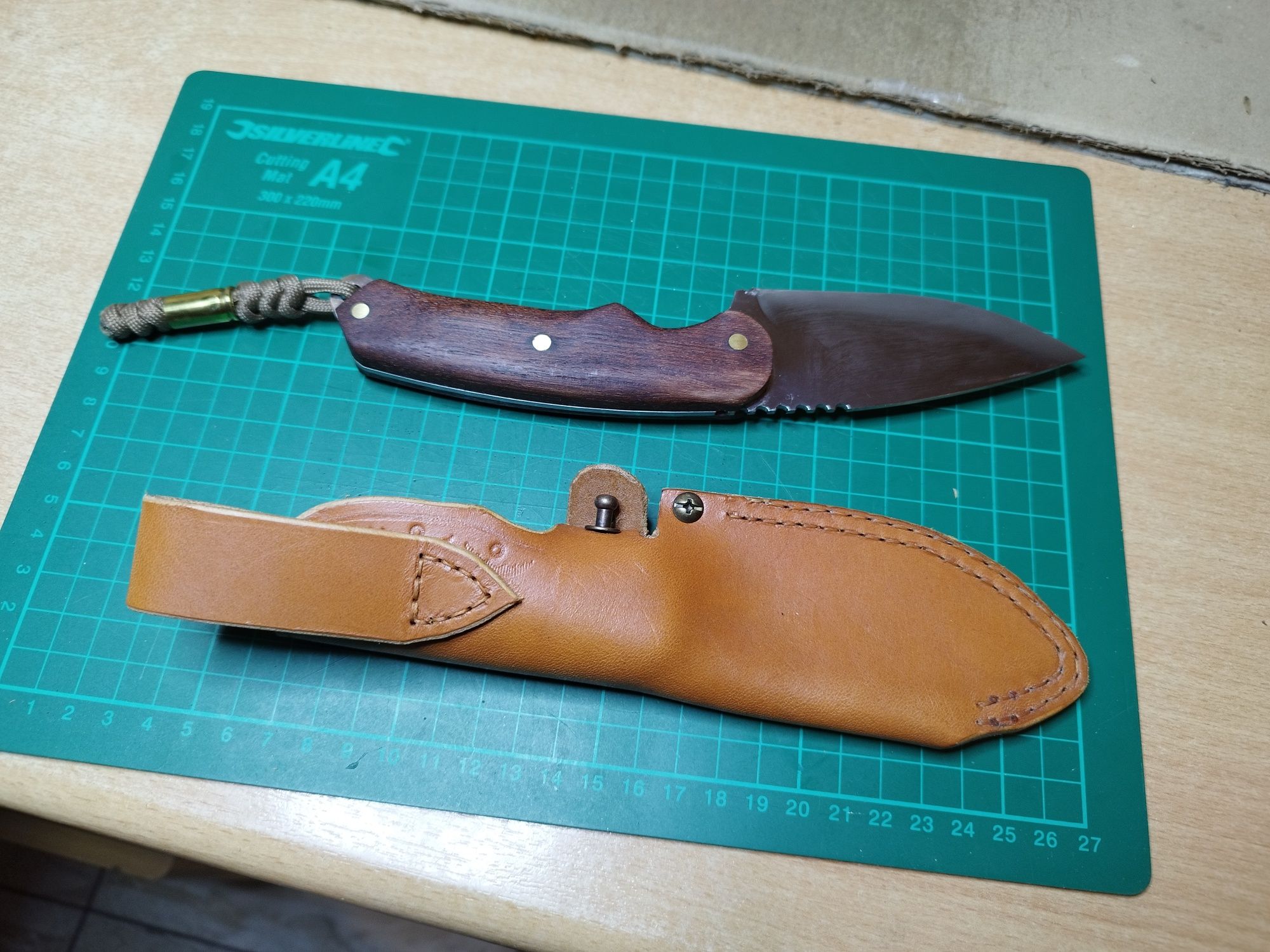 Nóż custom bushcraft ręcznie robiony