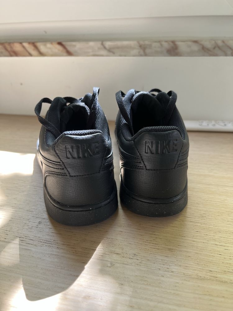 Nike Court Vision Low 44 como novos