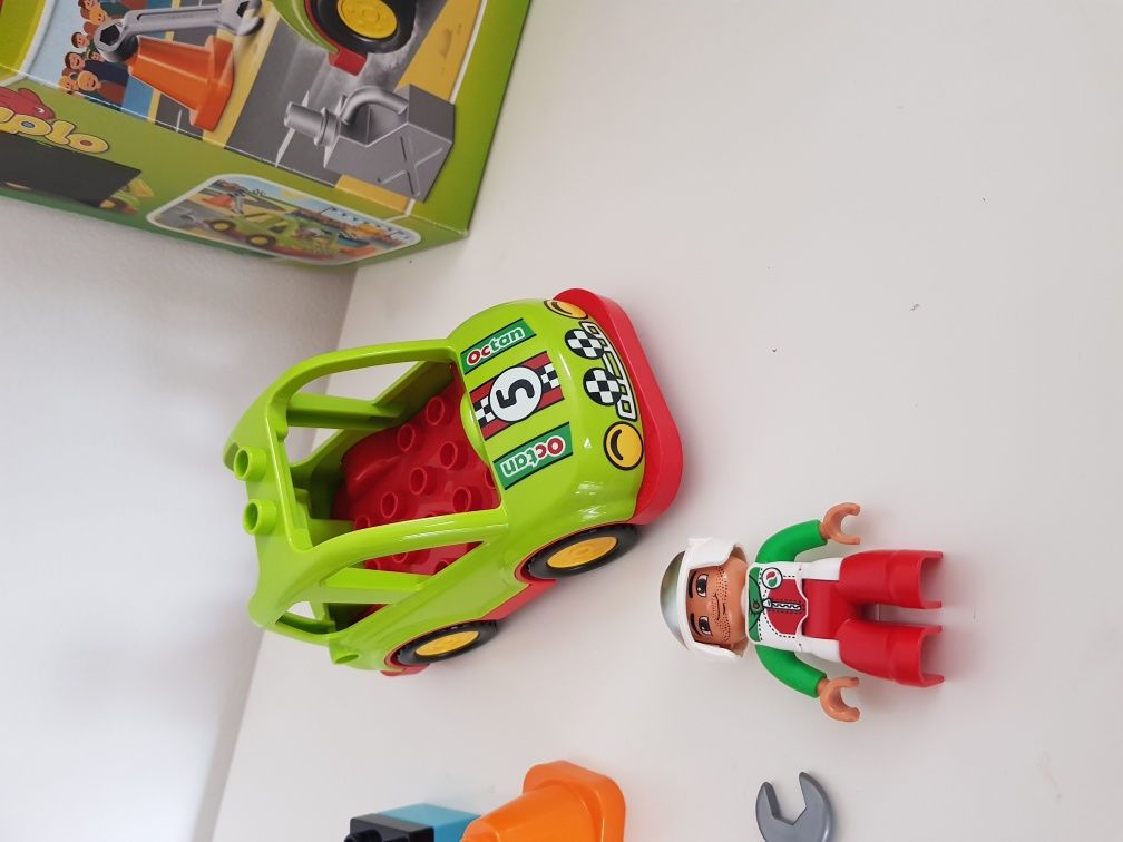 Lego Duplo Auto wyścigowe 10589