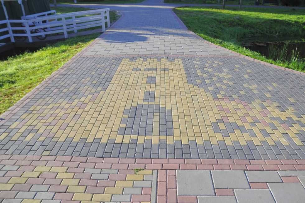 Тротуарна плитка (ФЕМ) Київ - Виробництво / Склад