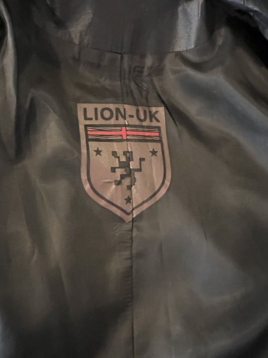 Blazer lion of porches