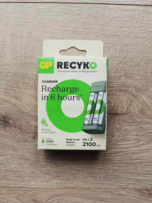 GP Nowa ładowarka+2x akumulator AA 2100mAh