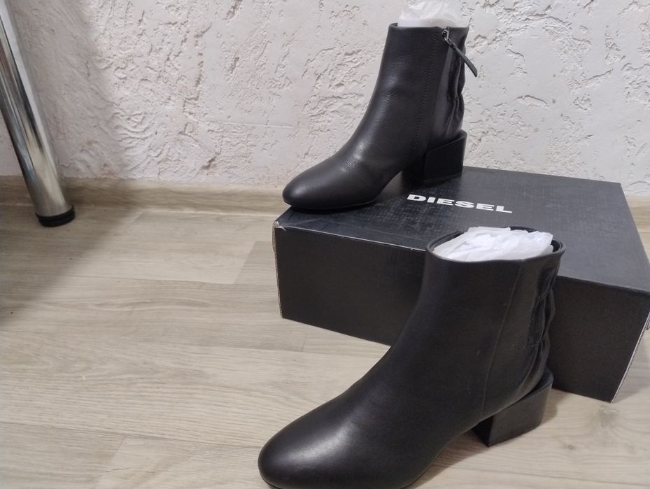 Нові оригінальні жіночі черевики від Diesel 39 р