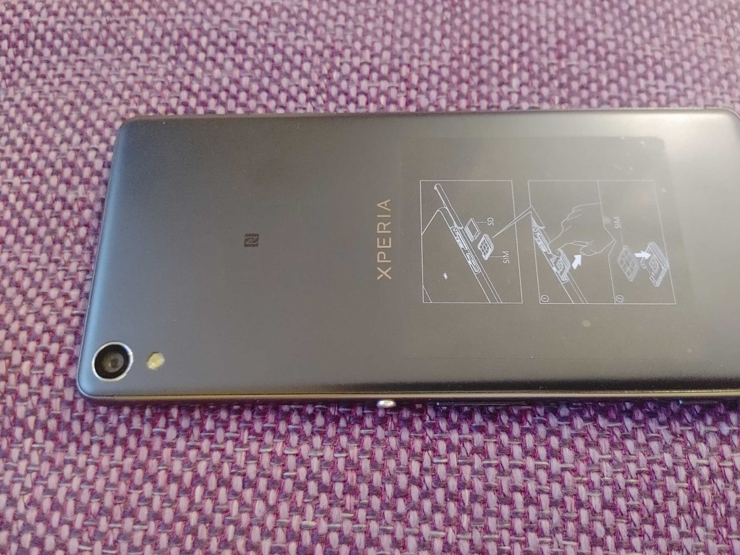 Sony XPERIA XA F3111 2 GB / 16 GB Graphite Black Czarny