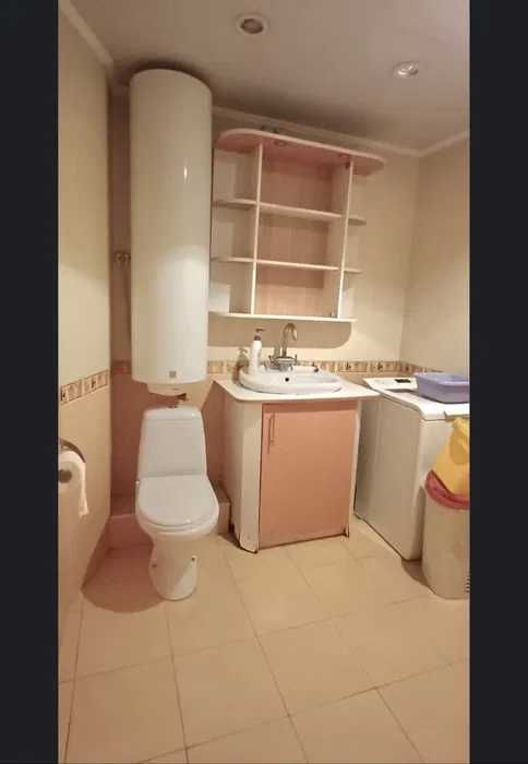 89506Продам 3 комнатную квартиру около метро Защитников Украины!!!