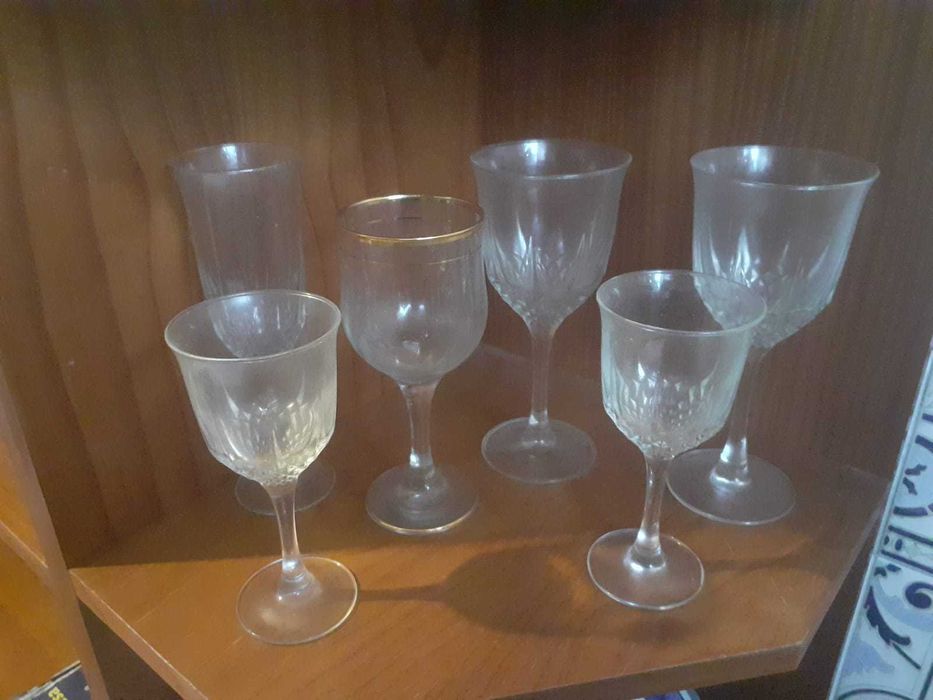 Vendo conjunto de 50 copos NOVOS   ou individual