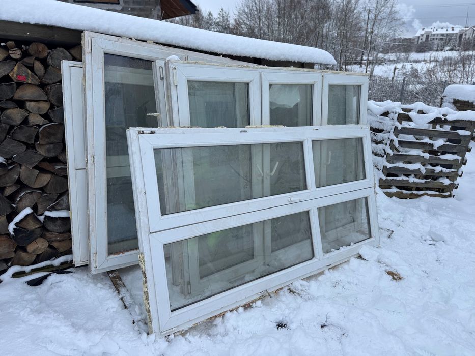 Używane okna PCV w dobrym stanie.