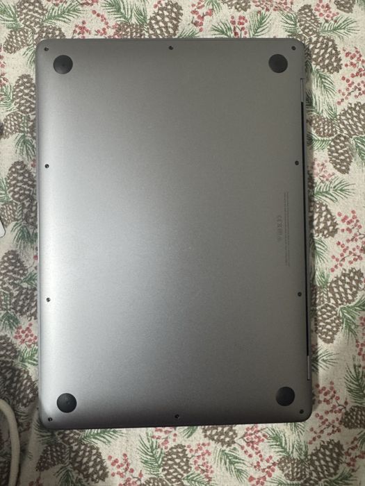 MacBook Air M1 (2020) — Excelente estado