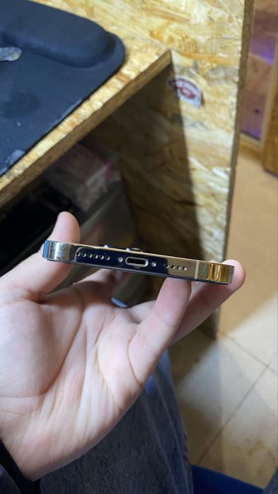 Iphone 12 pro max como novo