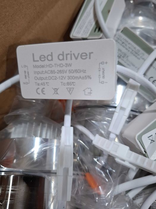 20 focos de led novos nunca usados  por 70 euros