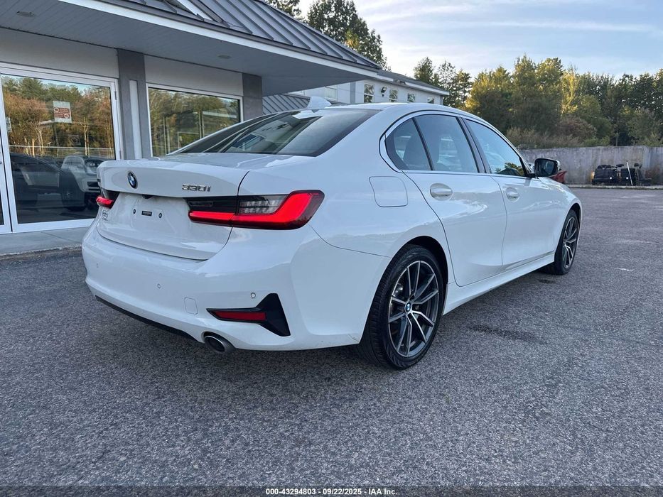 2020 BMW 3 Series в порту