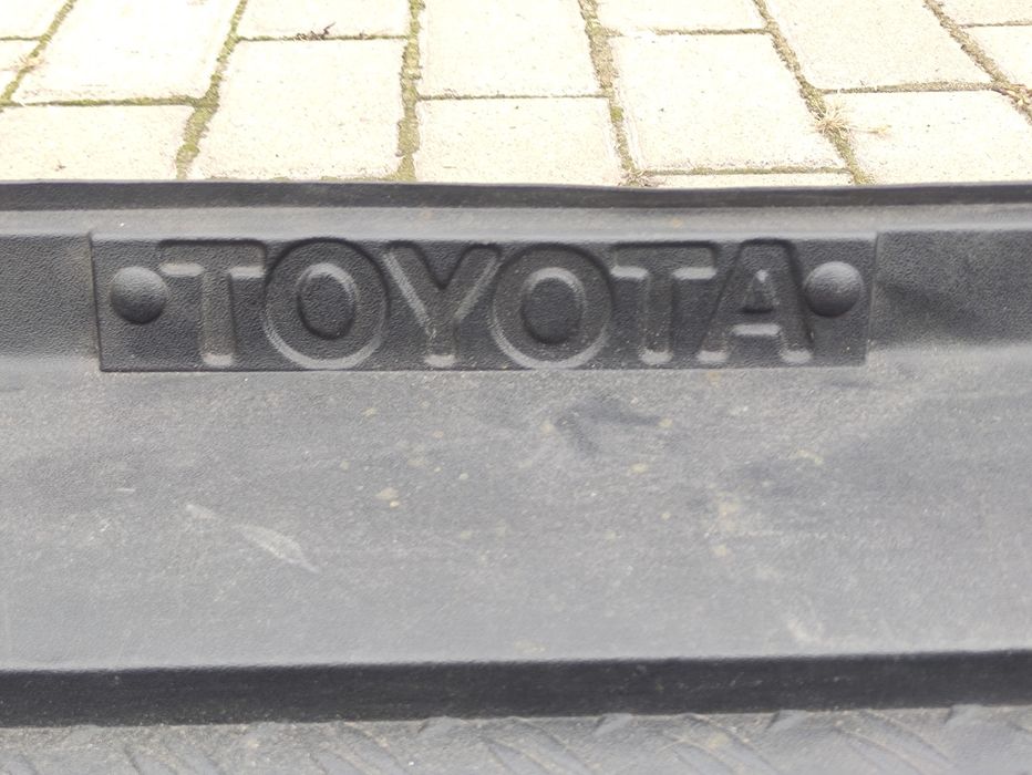 Коврик в багажник TOYOTA.