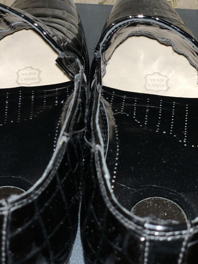 Чорні класичні лакеровані чоловічі туфлі Giorgio Vasari 41 розмір