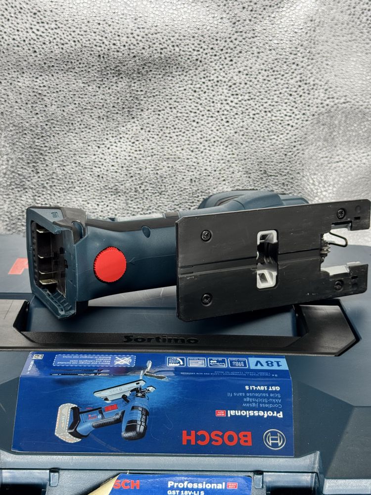 Аккумуляторный лобзик Bosch GST 18V-LI S