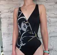 Śliczny strój kąpielowy jednoczęściowy czarny ze zdobieniami rozmiar36