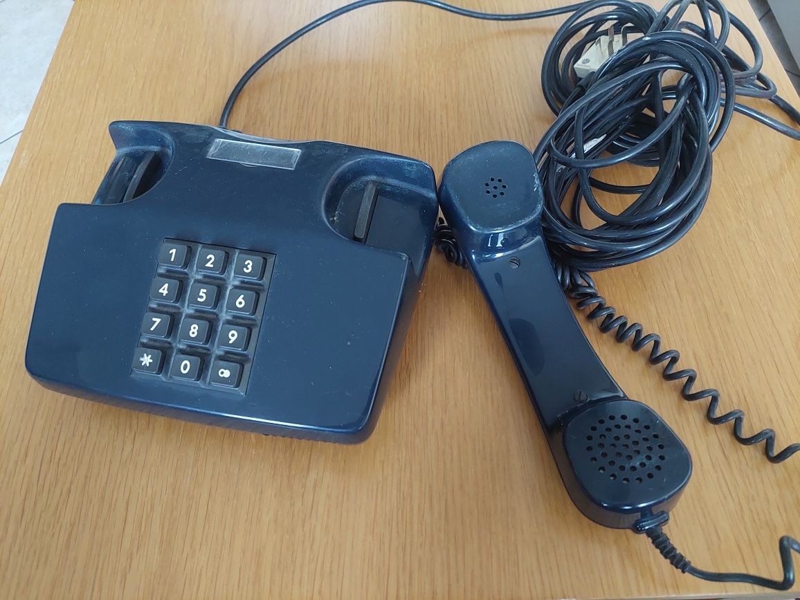 Telefon stacjonarny biurkowy FeTAp 0111 retro vintage