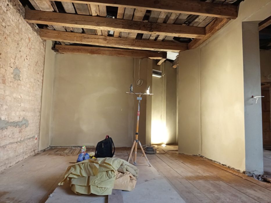 Tynki maszynowe, renowacja starych budynków