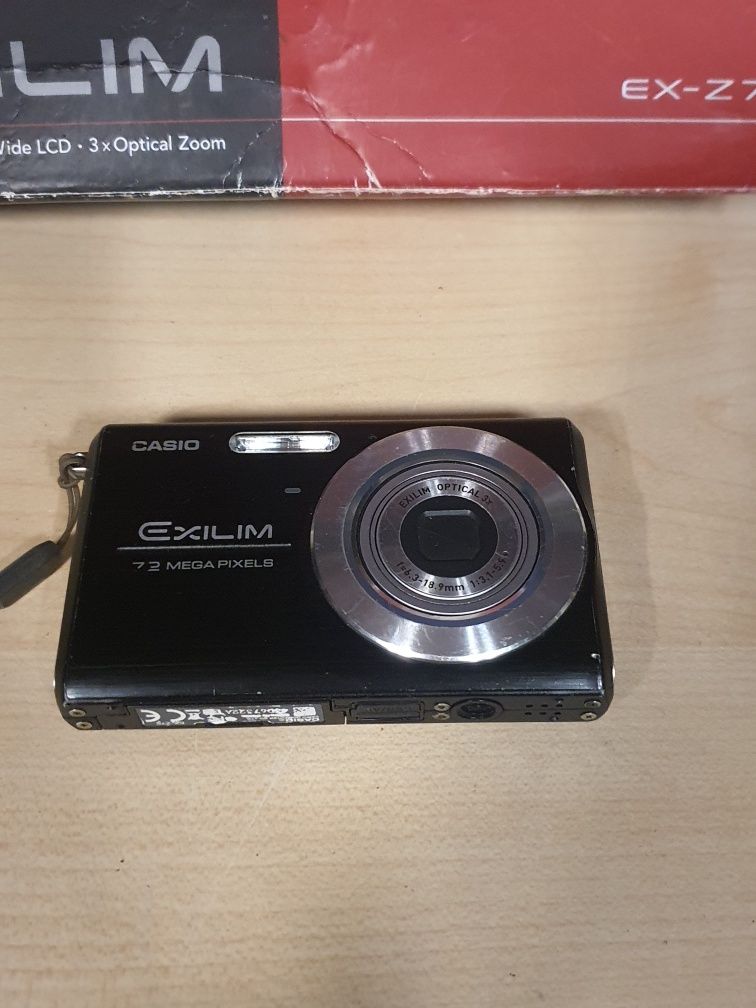Aparat cyfrowy CASIO EXLIM EX-Z75 sprawny z ładowarką 7.2mpx