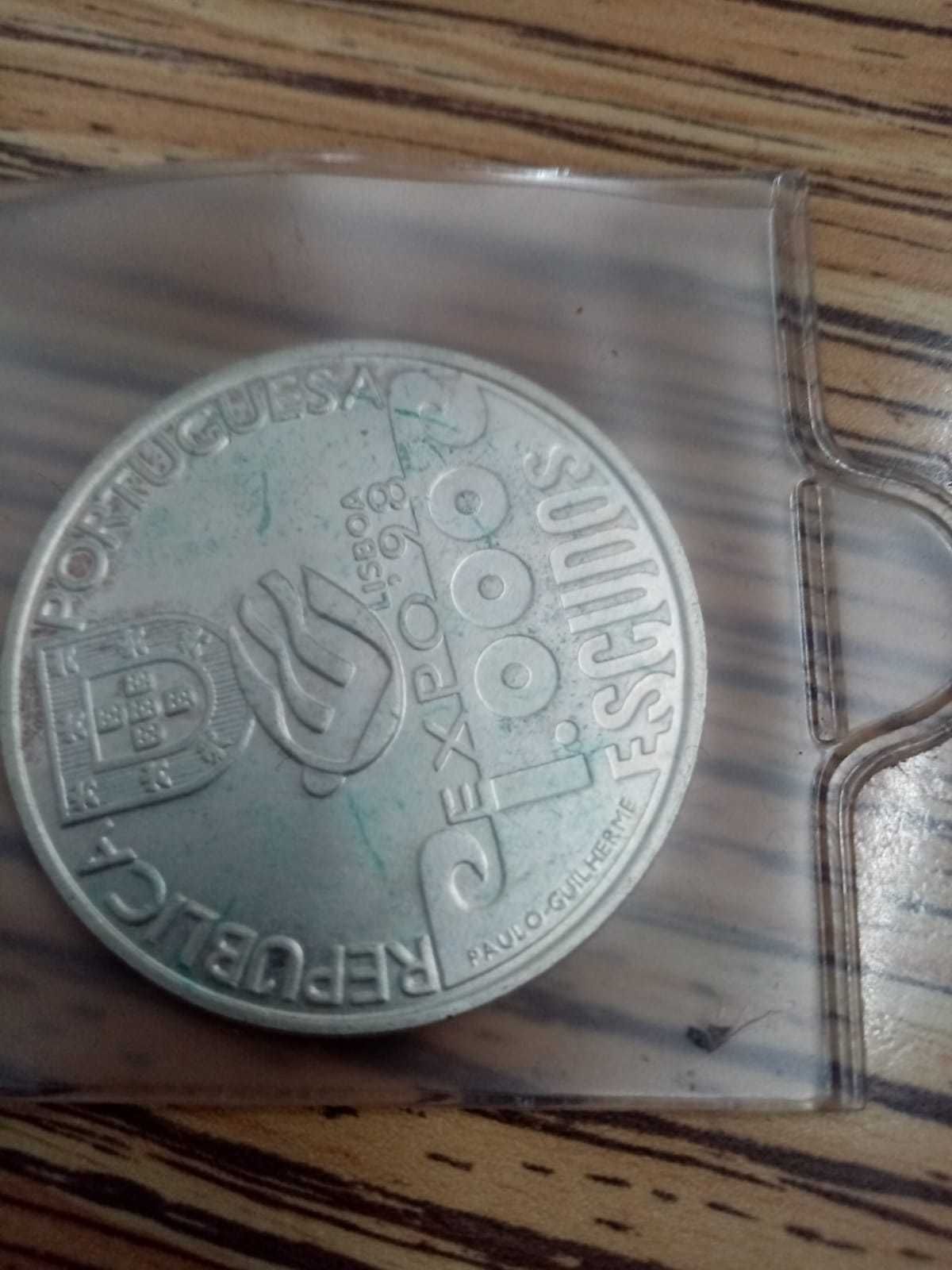 vendo varias moedas de colecçao e comemorativas com preço a combinar