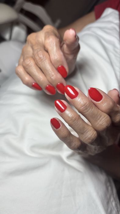 Gel em unha natural, gelinho mãos e pés, embelezamento de mãos e pés