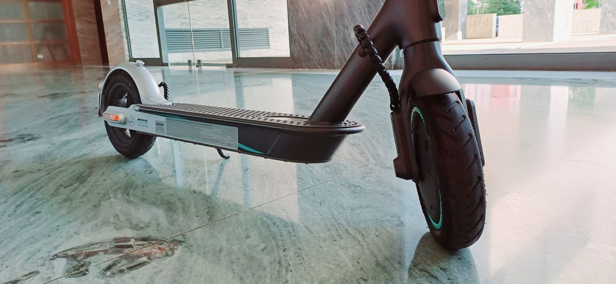 Xiaomi Eletric Scooter Mi Pro 2 AMG Petronas F1 Team Edition