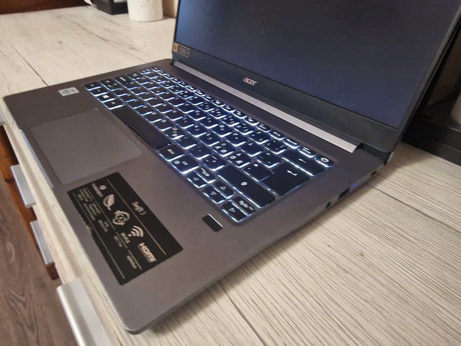 Acer Swift i5-10го/ОЗУ 16Gb/Nvme m2 256Gb/UHD Graphics 2Gb.