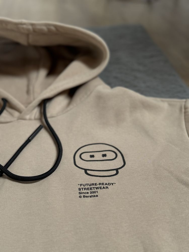Bluza z kapturem beżowa amongus rozmiar L marki Bershka