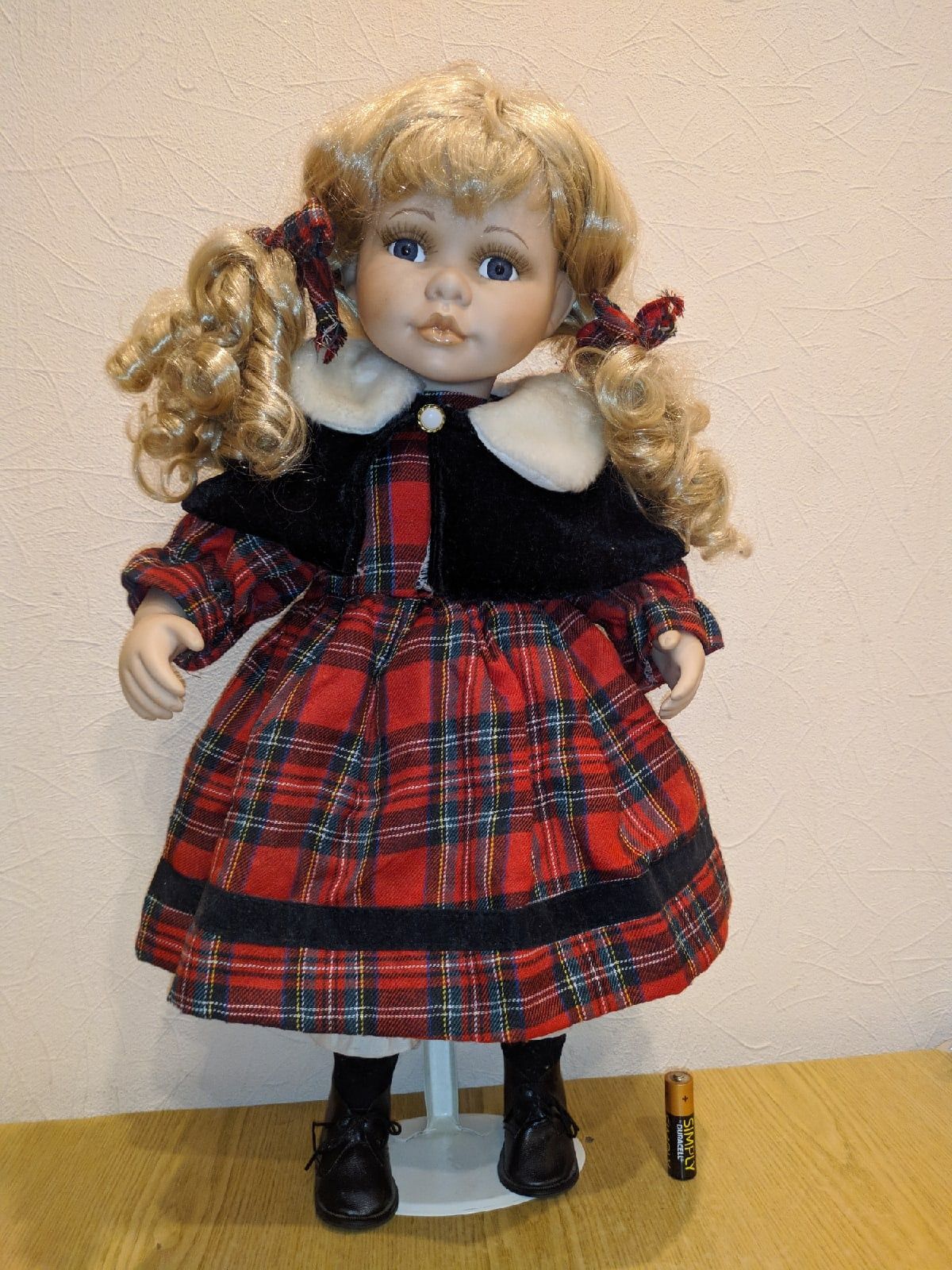 Фарфоровая коллекционная кукла ~50 см, Leonardo collection. Новогодняя
