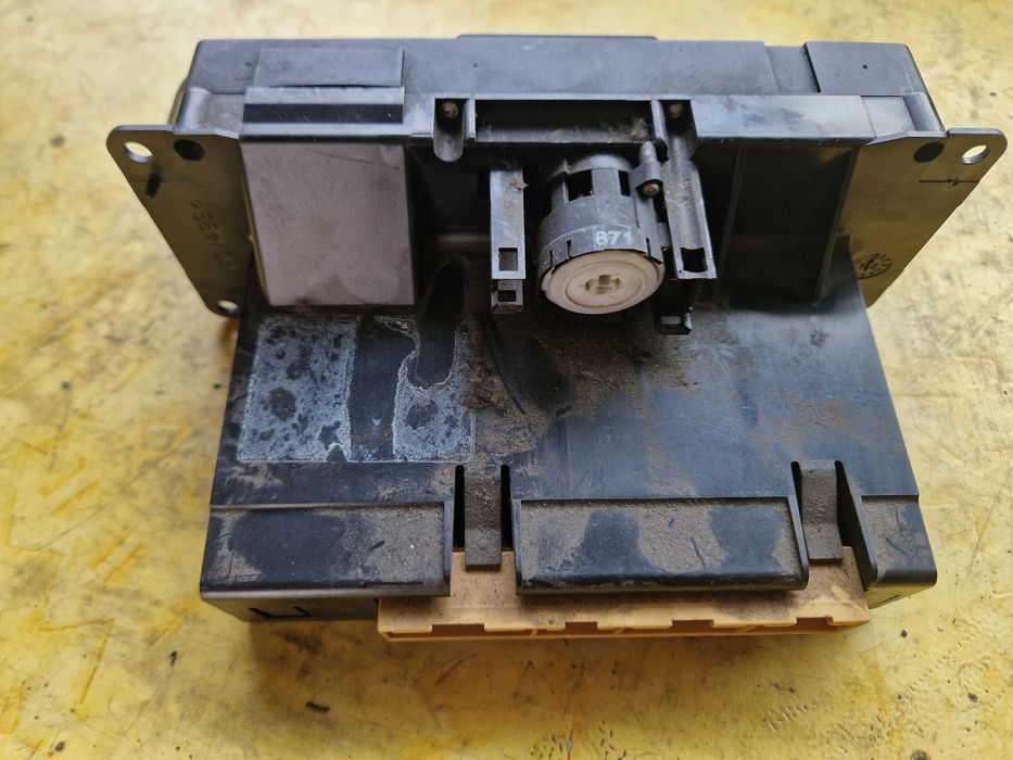 Panel Klimatyzacji Audi TT8N 8N0.820.043.A