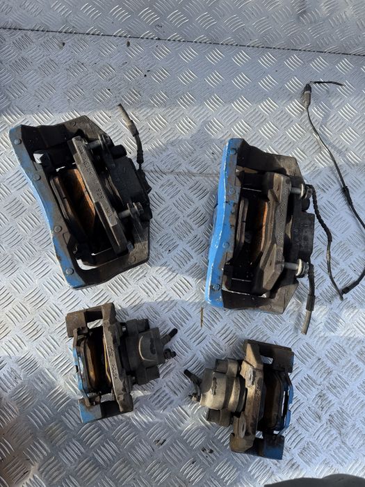 Zaciski hamulcowe komplet przod, tyl BMW F10, F11, F01, 4.4V8