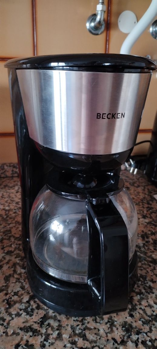Máquina de café, como nova, ainda com 1 de garantia