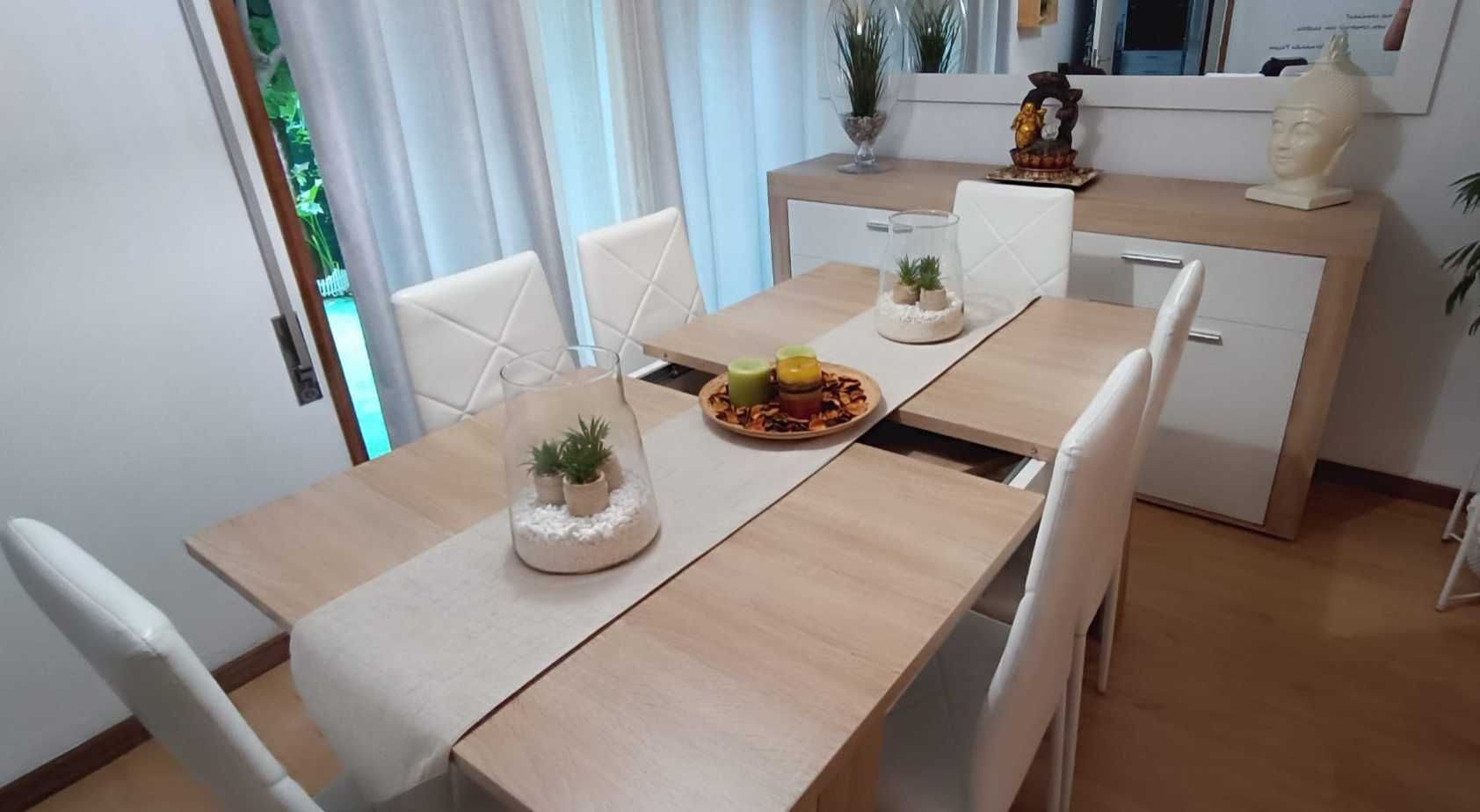 Mesa de jantar + 8 cadeiras + Aparador