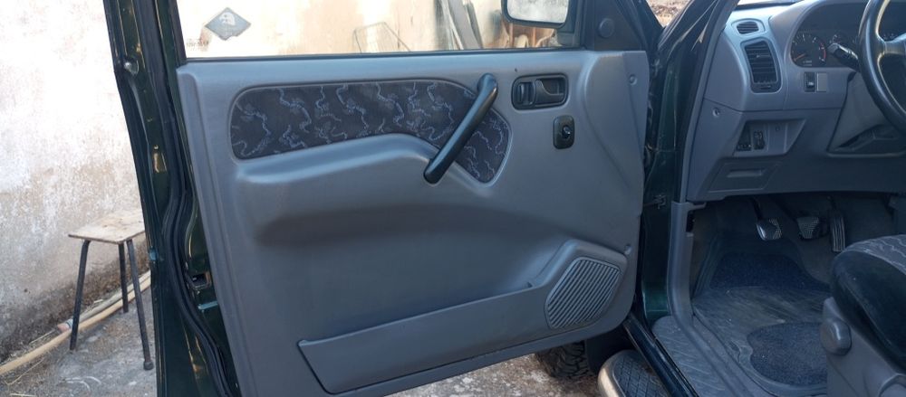 Nissan Terrano 2
