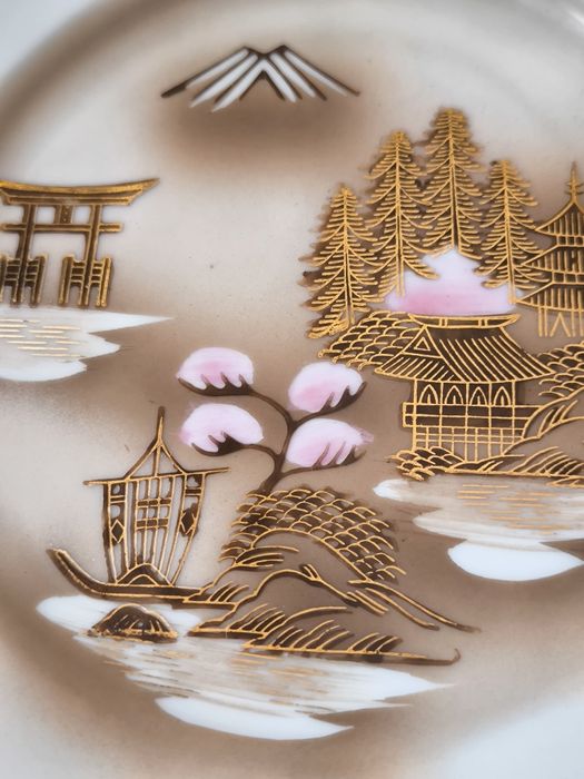 Talerze deserowe 6 sztuk Kutani piękna stara porcelana Japońska