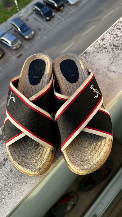 Sandálias Christian Louboutin como Novas