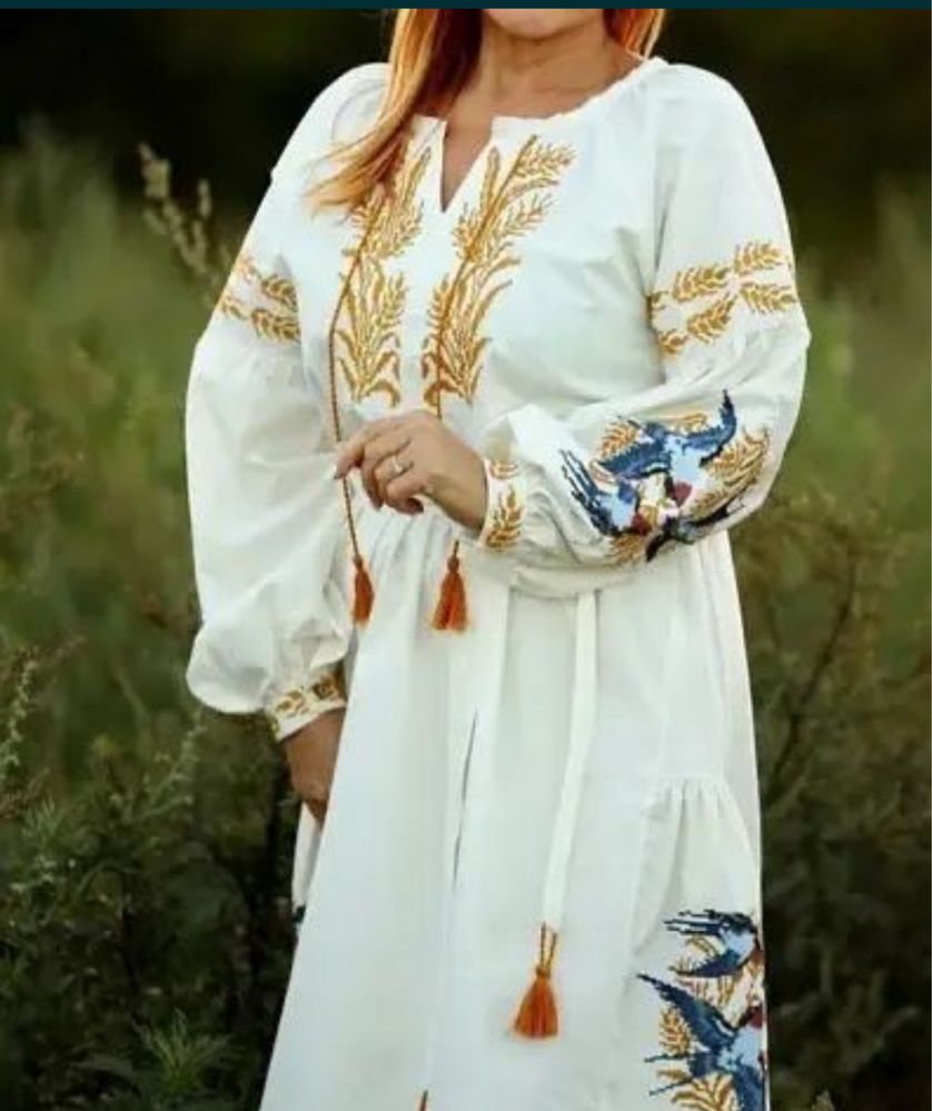 Вишита сукня , білі, чорні , беж ціни різні