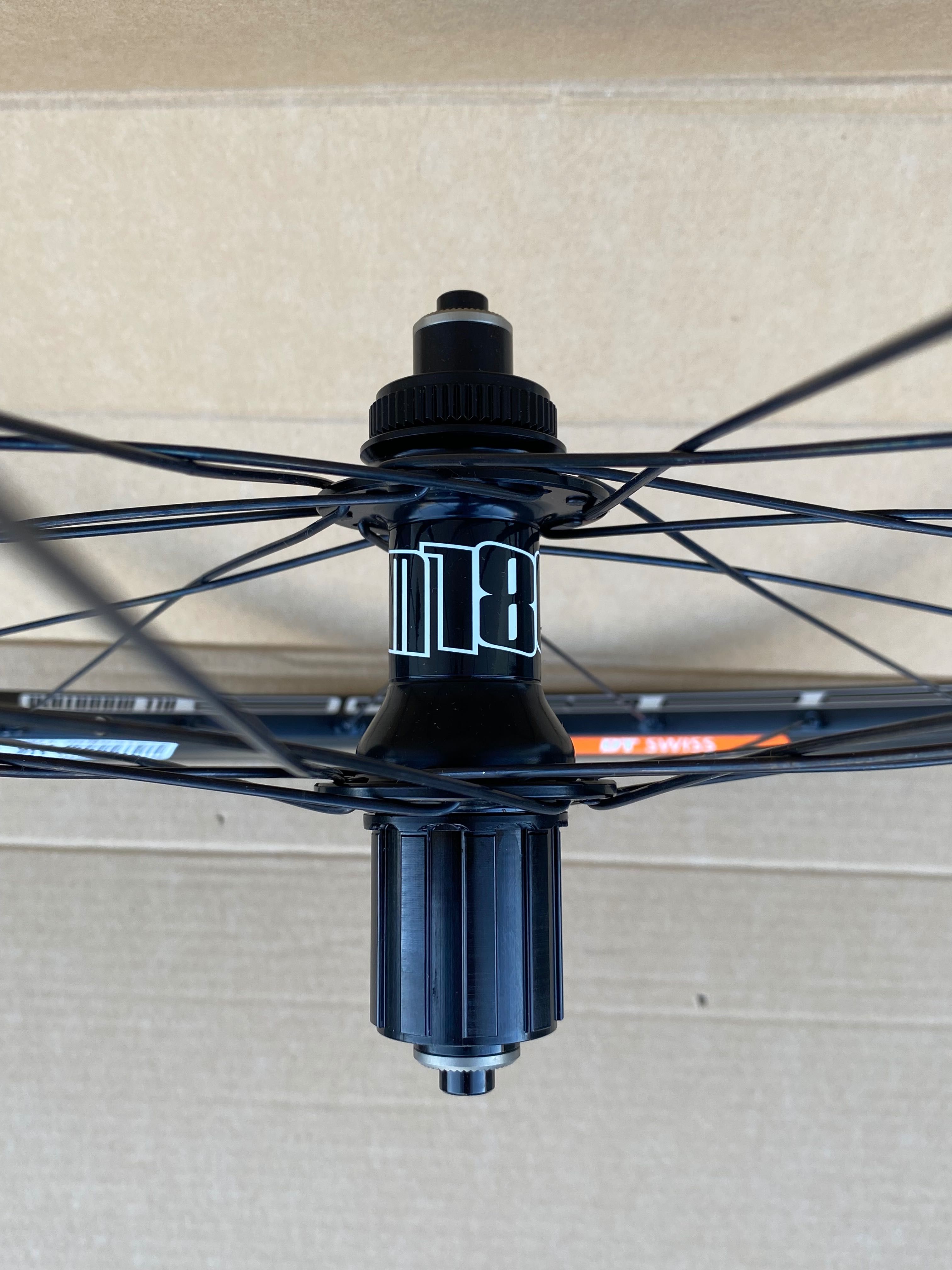 Koło tylne DT SWISS M1800, TUBELESS, 26'' [559x19.5] FV, nowe /013-029