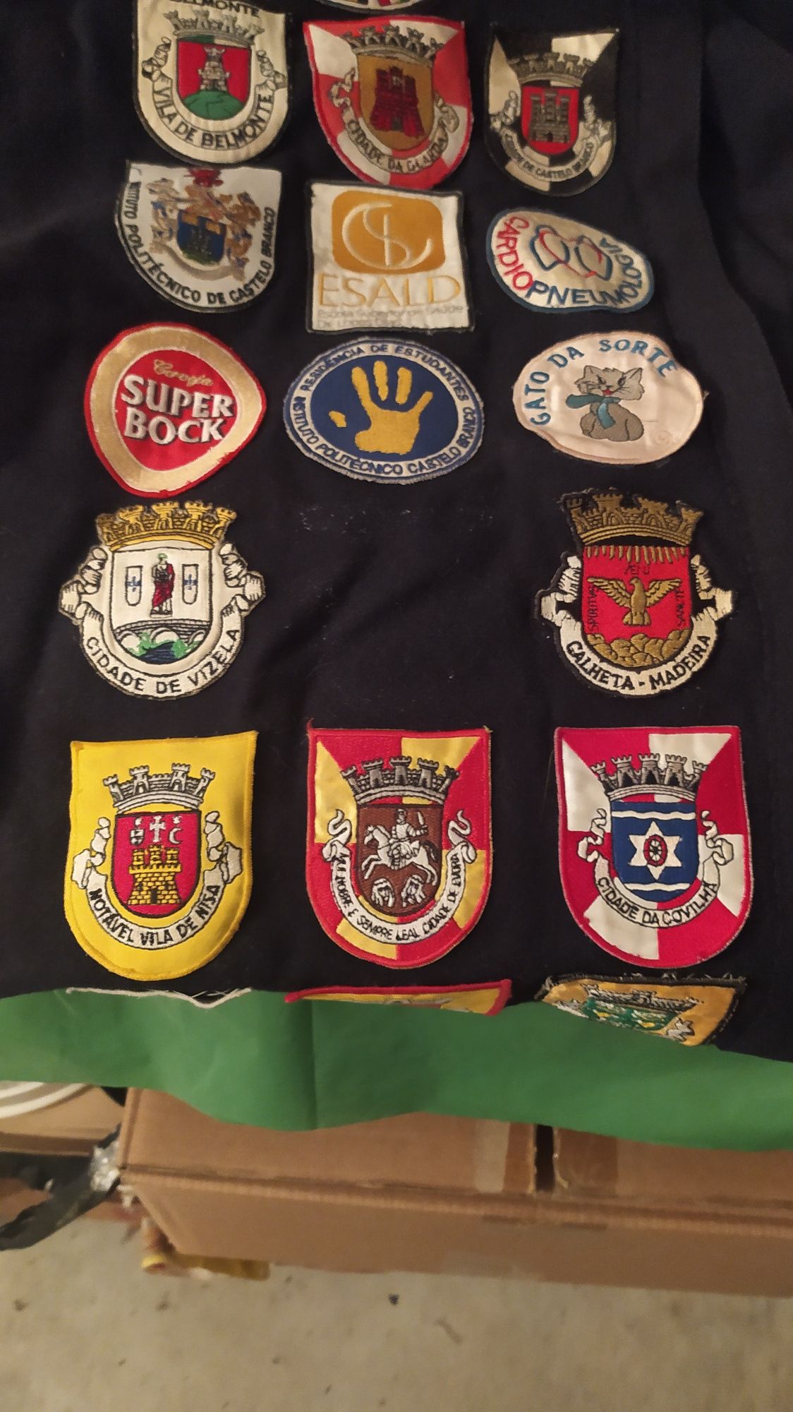 Emblemas para traje académico