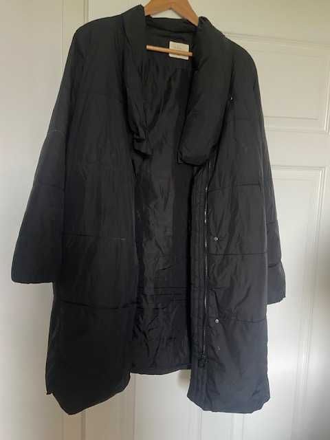 Damski płaszcz pikowany