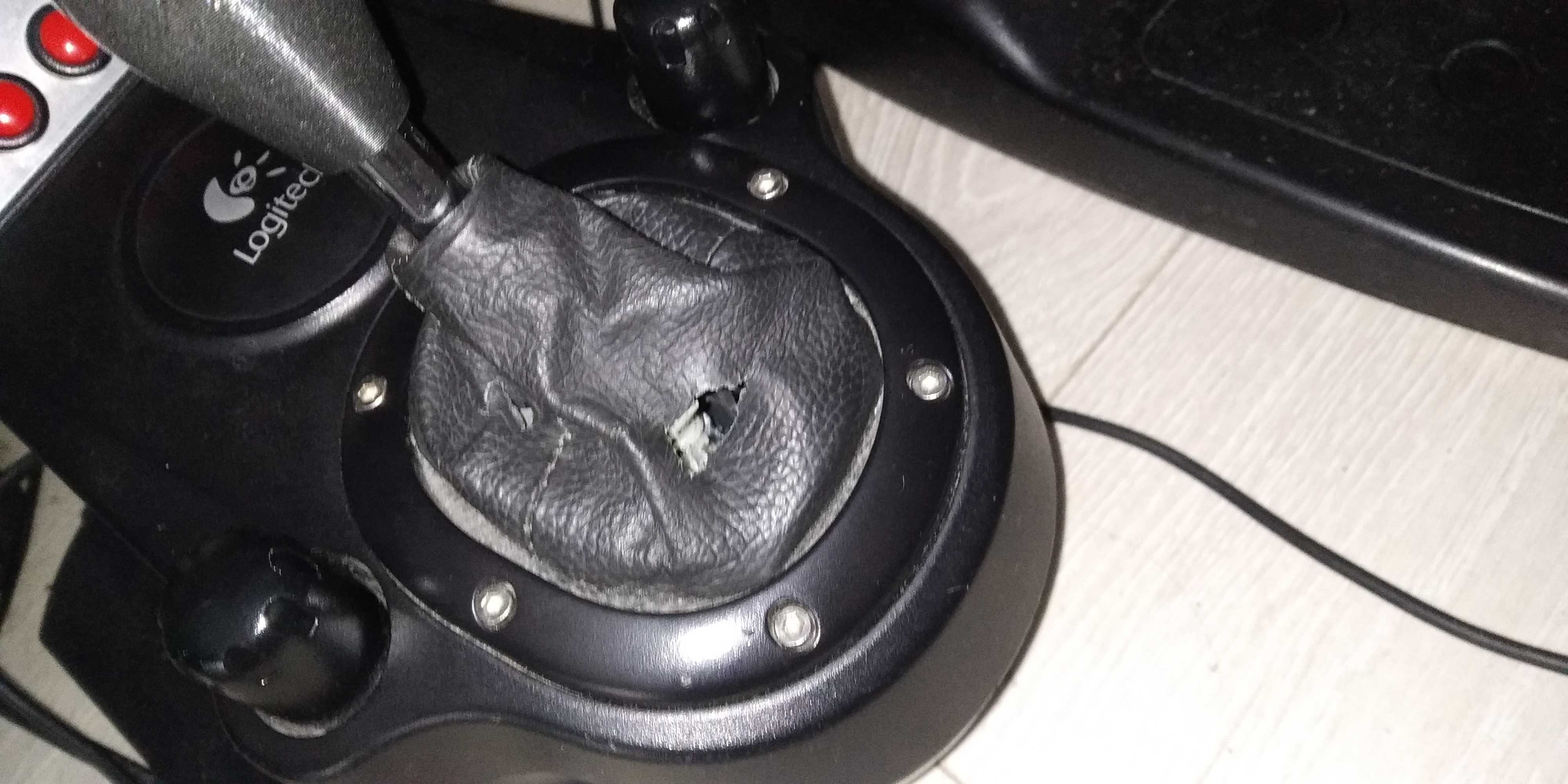 Kierownica Logitech G27. Zestaw + dodatki.