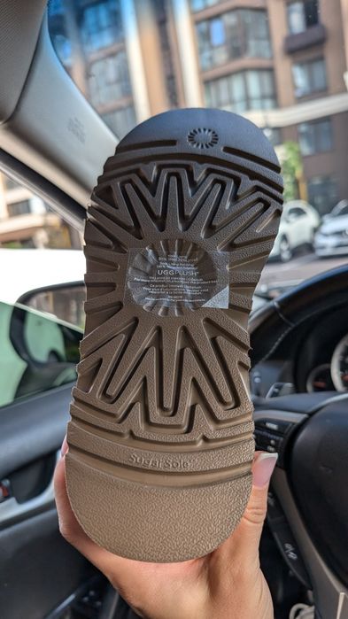 Оригінал Угги , Classic Mini Dipper колір  : chestnut
  Ugg коричне