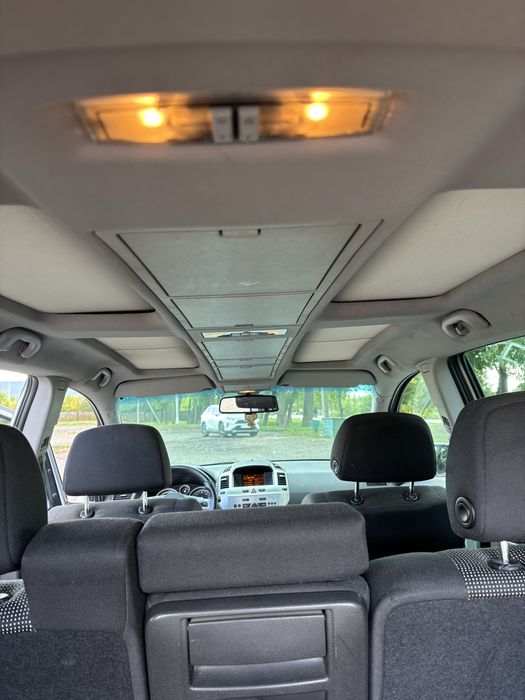 Продам Opel Zafira b 1,7 cdti