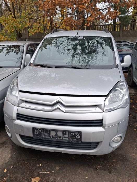 Citroen Berlingo II-1.6 HDI-rok 2011 diesel-kod lakieru:EZRC-na części
